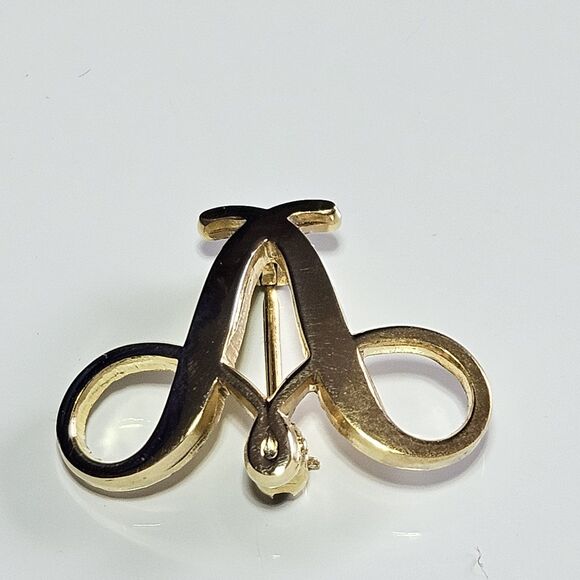 Vintage Avon Lady Award Gold Tone Initial Letter "A" Classic Pin Brooch - Picture 10 of 10